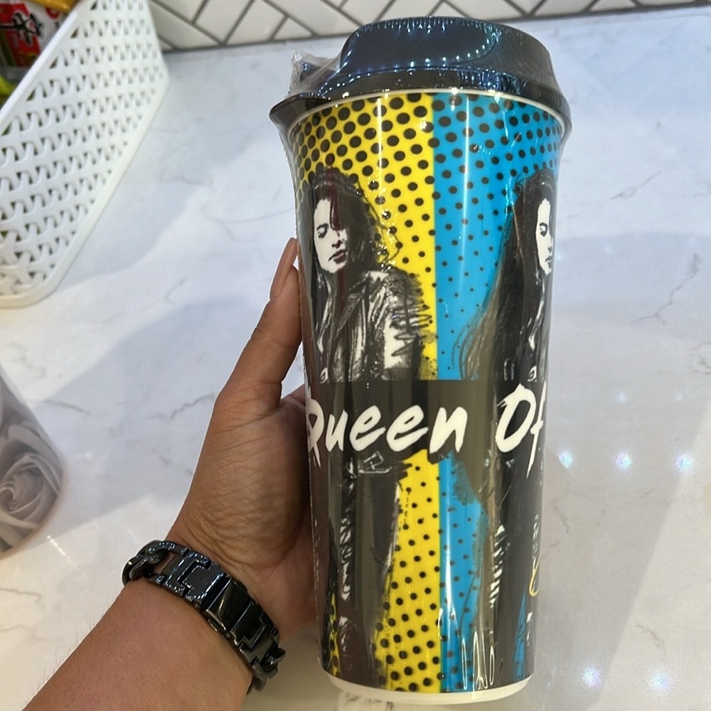 Selena tumbler plastic‎ cup. Exclusive and collectible, brand new and sealed.